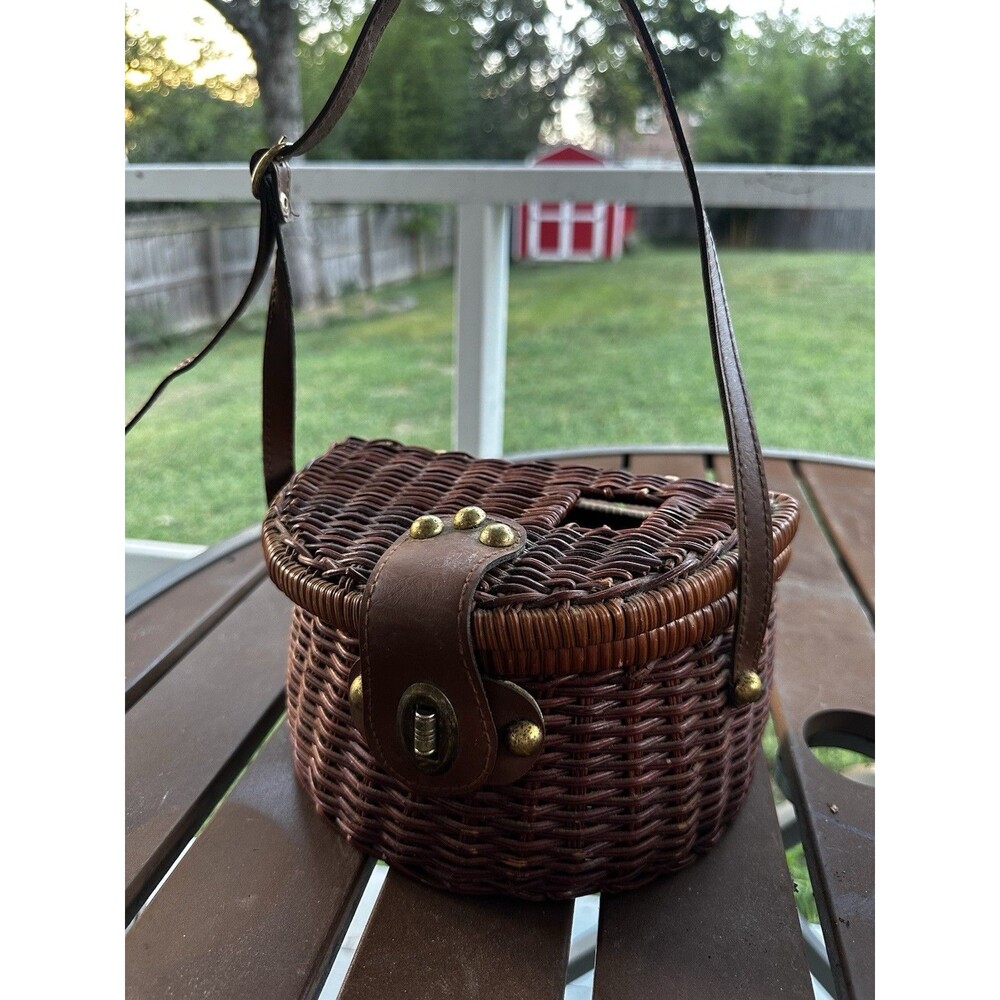 Vintage 1960s Wicker Fishing Creel Crossbody Purse/Basket Handbag Cottagecore